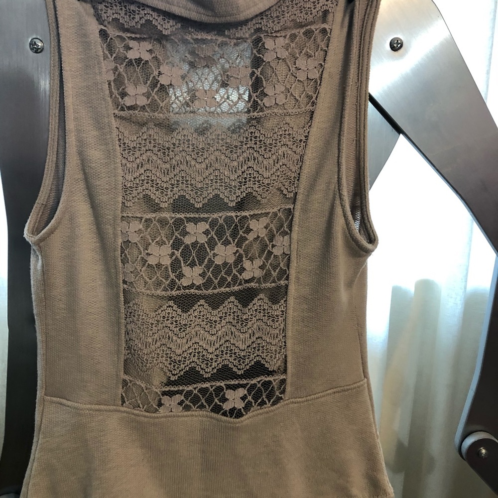 Vest - Picture 4 of 4